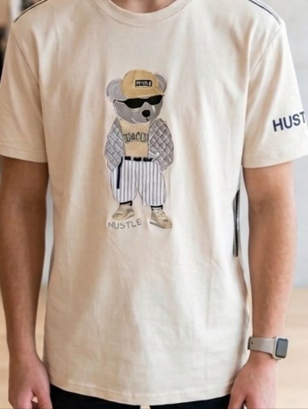 Hustle Graphic TShirt in Beige/Ecru. Men's Size S. NWT